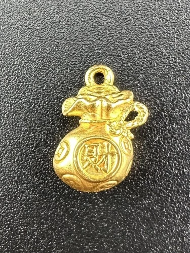 24k Yellow Gold Red Lucky Chinese Money Bag Charm Pendant