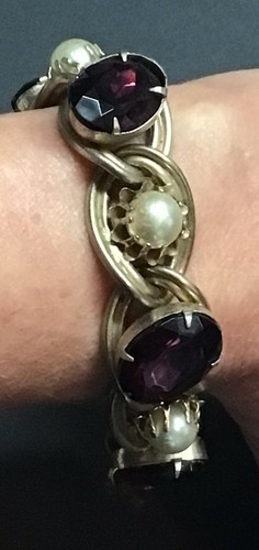 Vtg Gold Tone Link Bracelet Faux Amethyst Faux Pearl Hollywood Regency Romantic - Picture 4 of 17