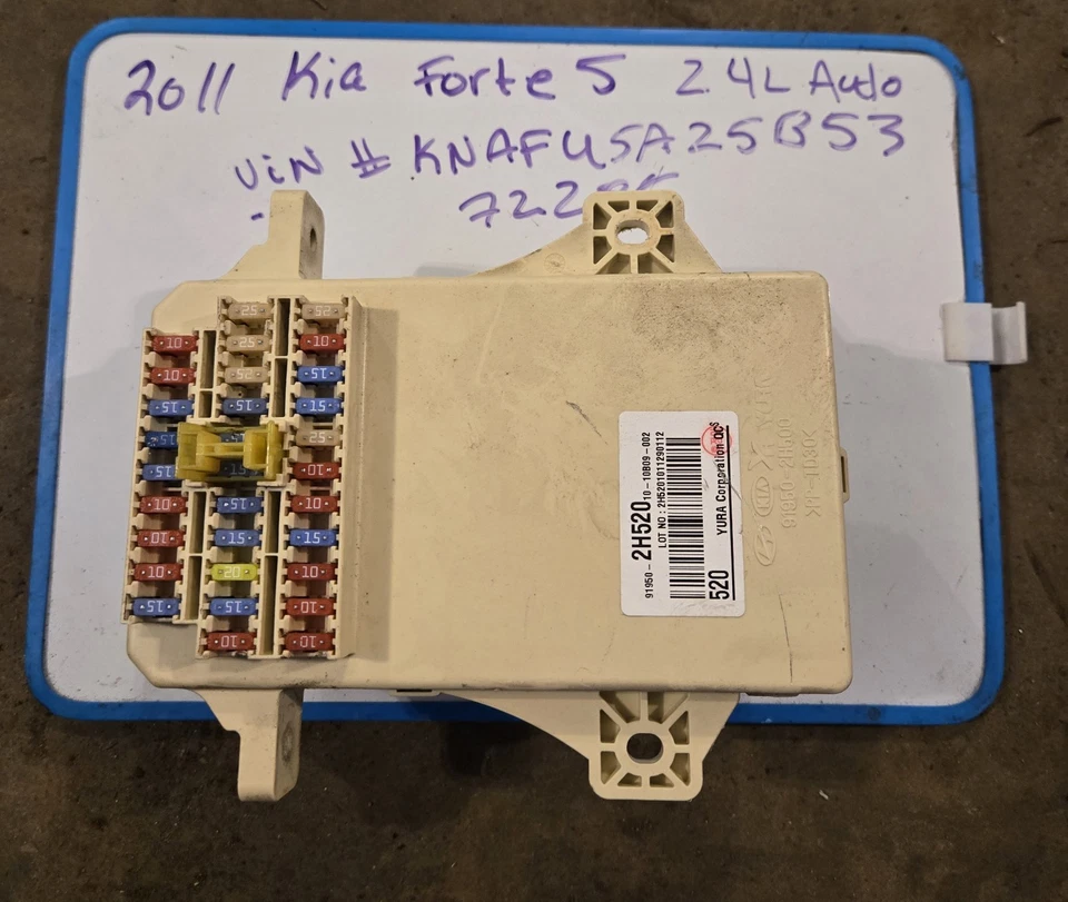 2011 KIA Forte EX Interior Fuse Box Relay OEM, 91950-2H520  - Image 2 of 4