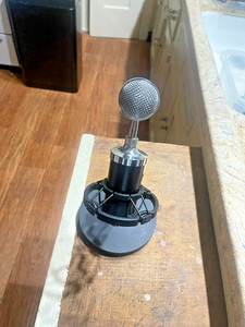 Samson MD5 Desktop Microphone Stands 5" Weighted Base Plus Microphone