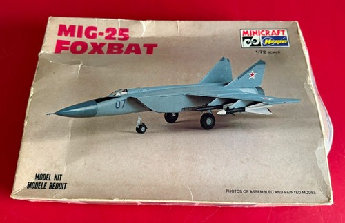 MINICRAFT HASEGAWA. MIG-25 FOXBAT. Maßstab 1/72. Nr. 1130.