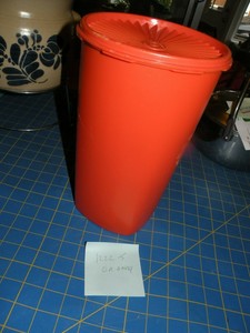 VTG-Tupperware-Large-Servalier-Orange-Canister-10-3-8-034-x6-5-8-034-1222-5-16-Cups