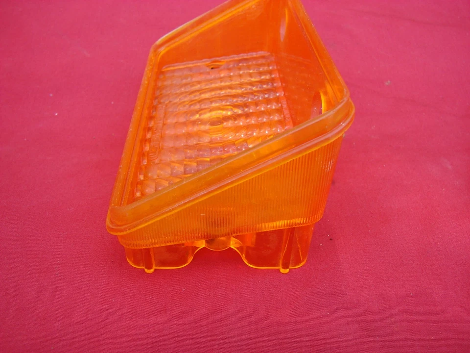 Juego de 2 lentes direccionales de estacionamiento Chevelle Amber 1970 #5962107 Foto 3 de 4