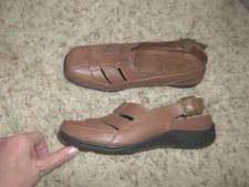 NWOB Brown EASY STREET Slingback Shoes Size 6