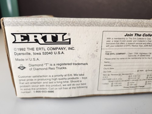Ertl Collectibles Bank: True Value Hardware 1930 Diamond "T" Tanker (1992) - Picture 5 of 7