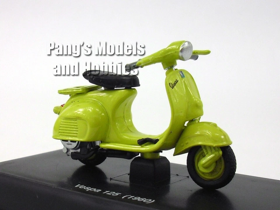 Литая металлическая модель скутера Vespa 125 1960 масштаб 1/32 от NewRay - Изображение 2 из 4
