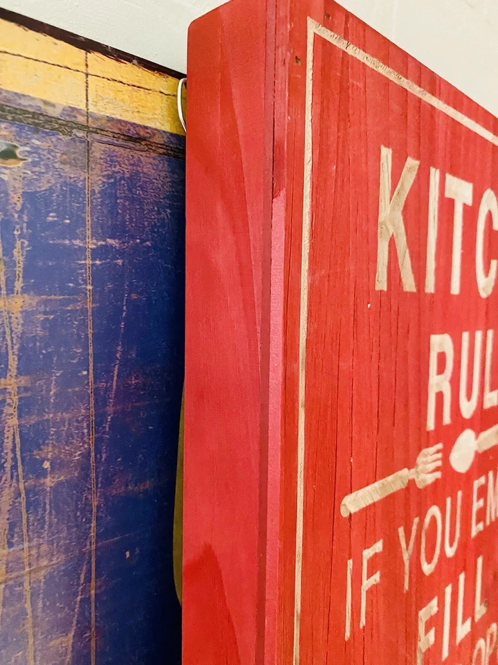 Letrero de pared rectangular tallado en madera maciza roja 23x12 “Kitchen Rules” (nuevo) Foto 2 de 4