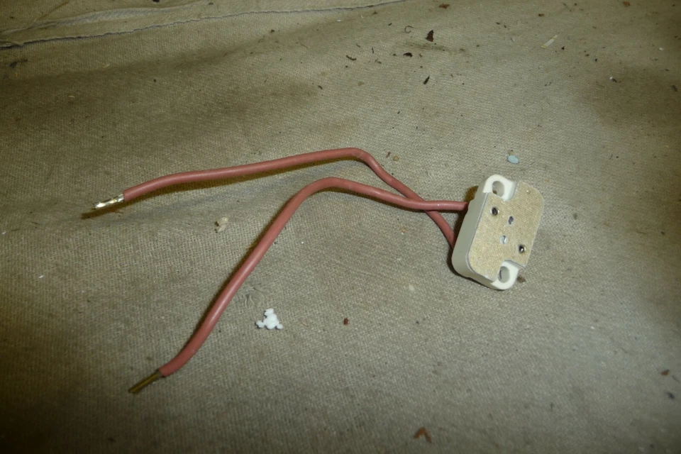 Projektorlampe Keramik Glühbirne Halter für Cine Projektoren G6.35 2 Pin 240V - - Bild 2 von 3