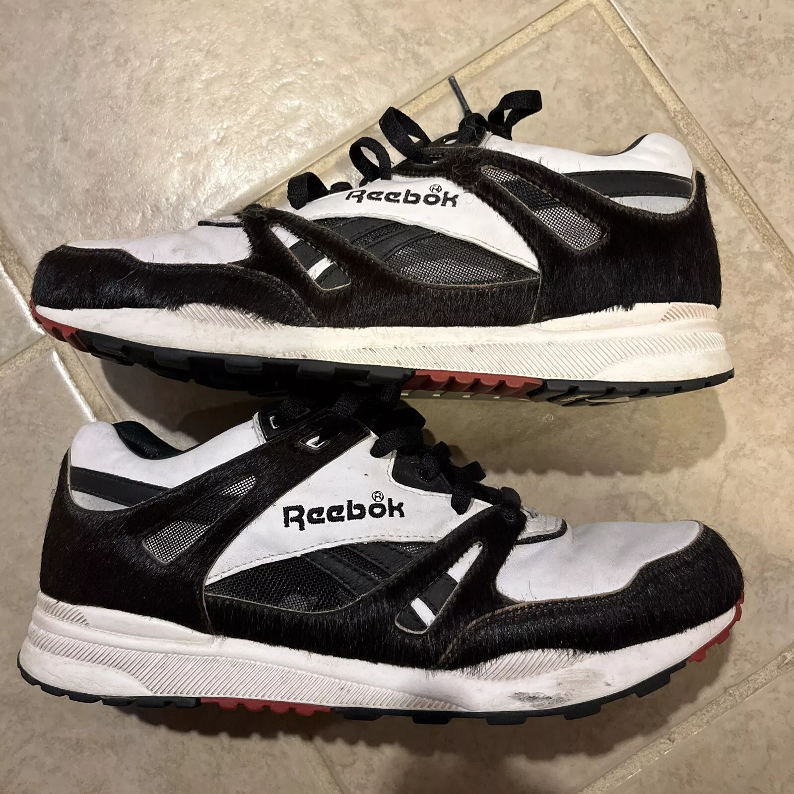 Taille 10,5   Ventilateur Reebok fourrure blanche/noire
