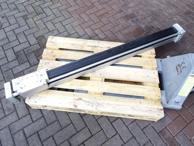 Festo Linearantrieb DGC-63-1400-GF-PPV-A 532451 / Unbenutzt mit Lagerspuren