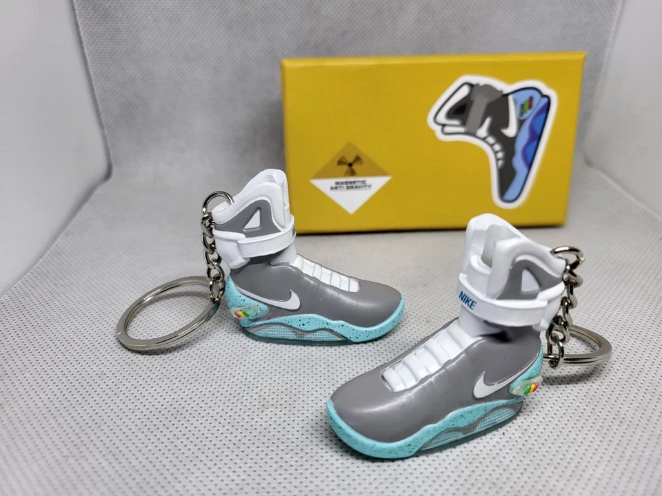 NIKE AIR MAG BACK TO THE FUTURE SNEAKER TRAINER KEYRINGS WITH GIFT BOX *UK* - Image 4 of 4