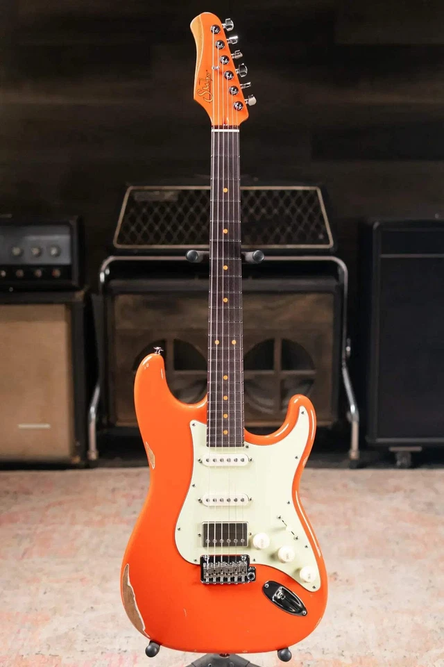 Guitarra Eléctrica Antigua Suhr Custom Shop Classic S - Fiesta Naranja con Rígido Foto 3 de 4