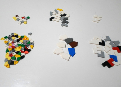 140 LEGO SMALL MODIFIED PLATES MIXED COLORS.  SEE LIST BELOW