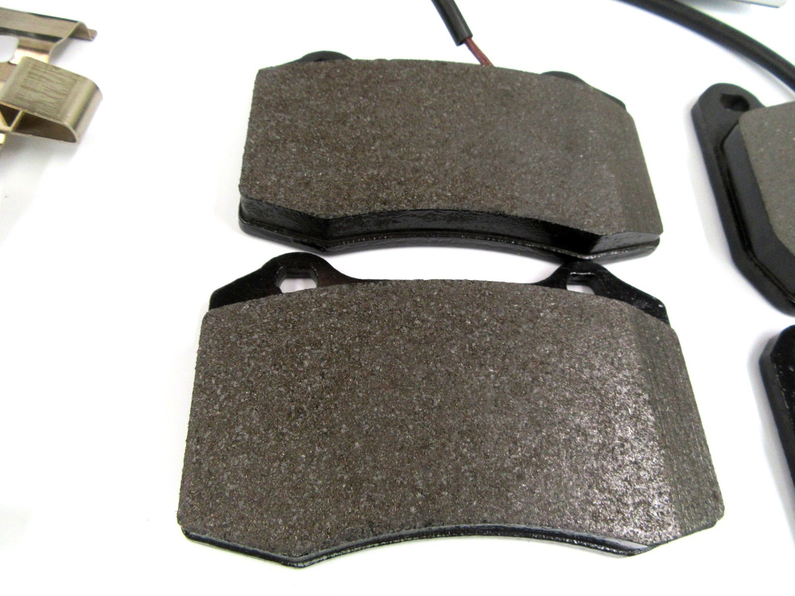 Maserati Ghibli Quattroporte 2014-15 front rear brake pads + FREE OIL FILTER #52