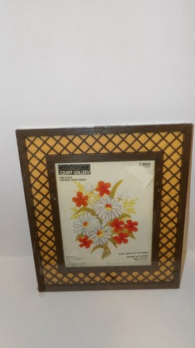 Vintage Paragon Craft Gallery Crewel Kit #8062 1981 "Daisies" with Frame - Picture 4 of 8