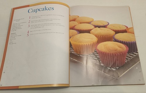 Kathy Knudsen: The ABC Book of Children’s Cakes (PB) Peppa, Hoot, Play School - Picture 15 of 23