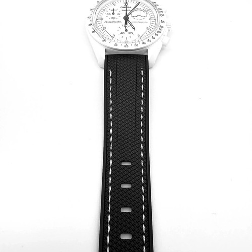Omega Swatch MoonSwatch Mission to the Moonphase Snoopy Black White Straps - Picture 9 of 12