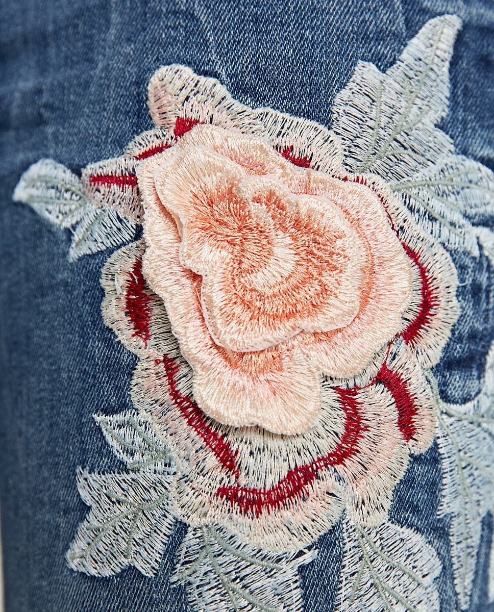 $70 Zara mid-rise THE SKINNY JEANS WITH 3D EMBROIDERY-6840