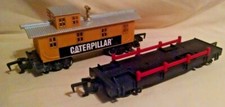 CATERPILLAR TRAIN CAR SET 2 CABOOSE FLAT CAR TOY STATE CAT PLASTIC LOOSE LOT.