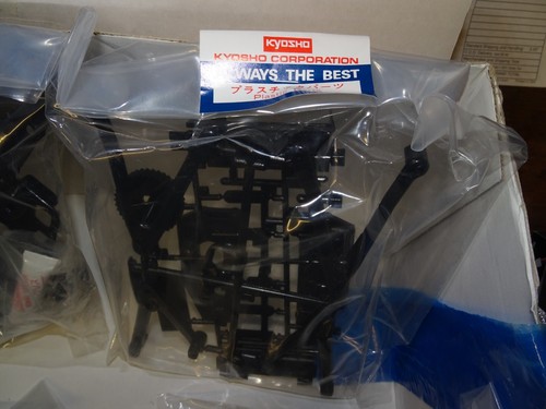 Futaba DELCO Kyosho Rc Fj52 Lola T9300 Indy 1/10 Radio Control F-1 KIT - Picture 10 of 24