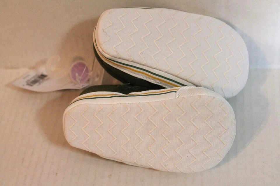 Carter's Infantil Bebé Niño Talla 3 Verde Dinosaurio Cuna Zapatos 6-9 Meses NUEVO Foto 4 de 4