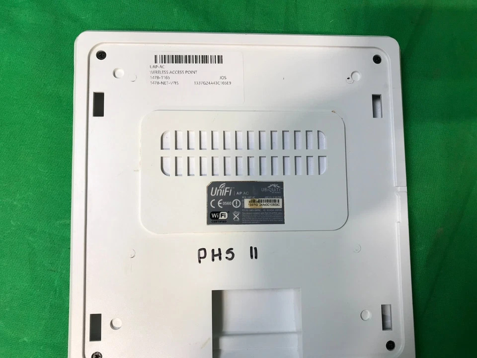 (2) Ubiquiti UniFi AP AC Dual-Band Wireless Access Point UAP-AC * - Image 3 of 4