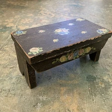 Vintage Wooden Stool Primitive Floral Crackle Finish Plant Stand Table Riser