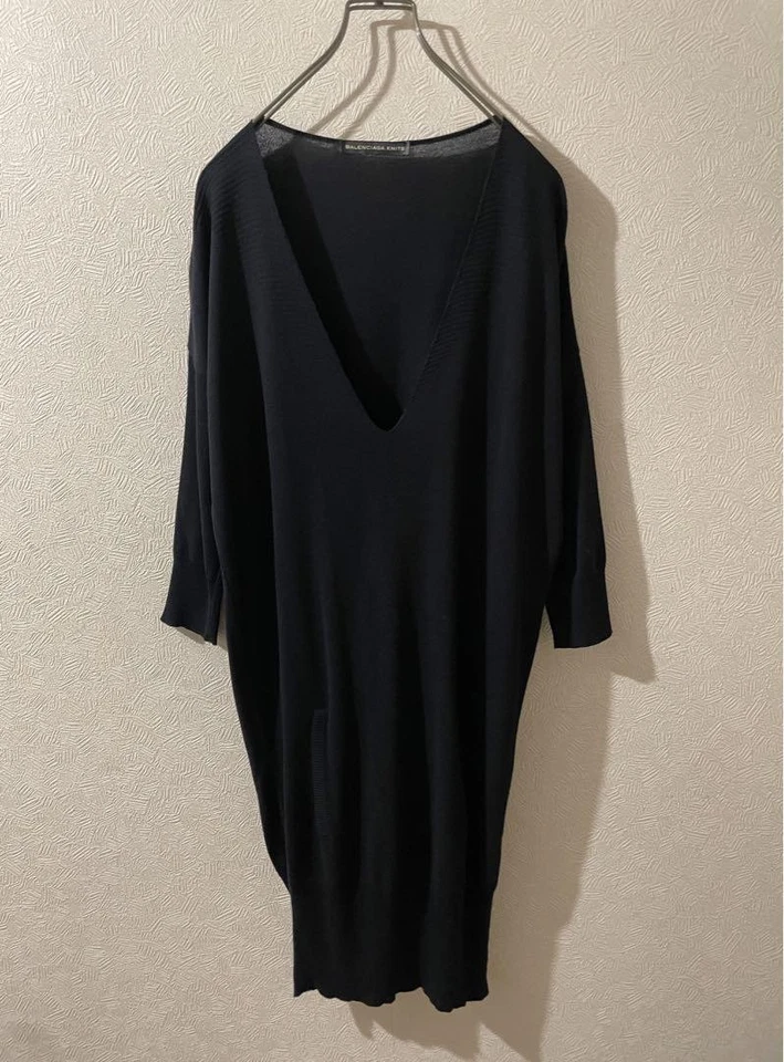 VESTIDO DE PUNTO USADO HECHO EN FRANCIA BALENCIAGA CUELLO EN V / ACEPTABLE Foto 2 de 4