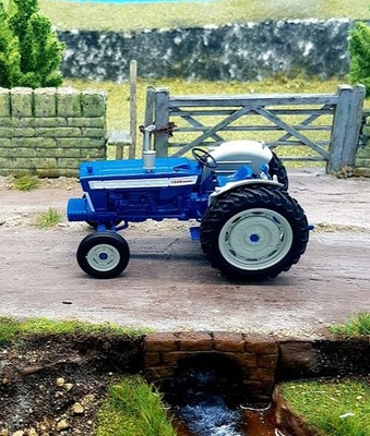 Spur O Maßstab 1:43 0 Modelleisenbahn Vintage Countryside Farm Tractor NEU OVP