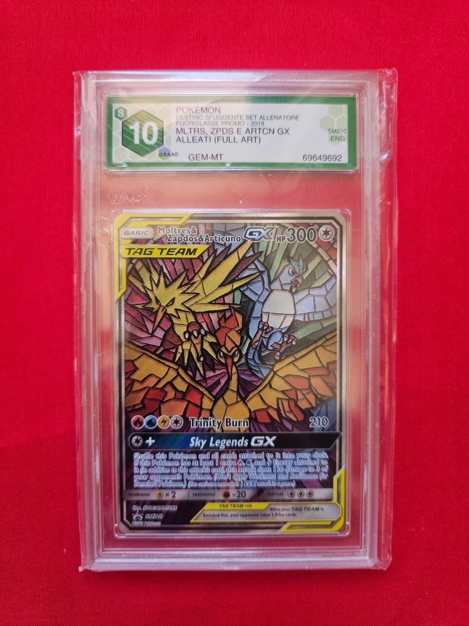 MOLTRES ZAPDOS ARTICUNO GX SM210 PROMO POKEMON CARD GRADE 10 ENG *195