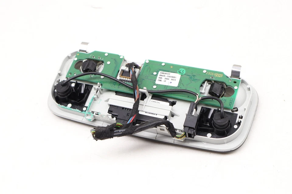 AUDI TTS QUATTRO 2009 - DOMO/MAPA/luz de lectura 8J0947111A Foto 3 de 4