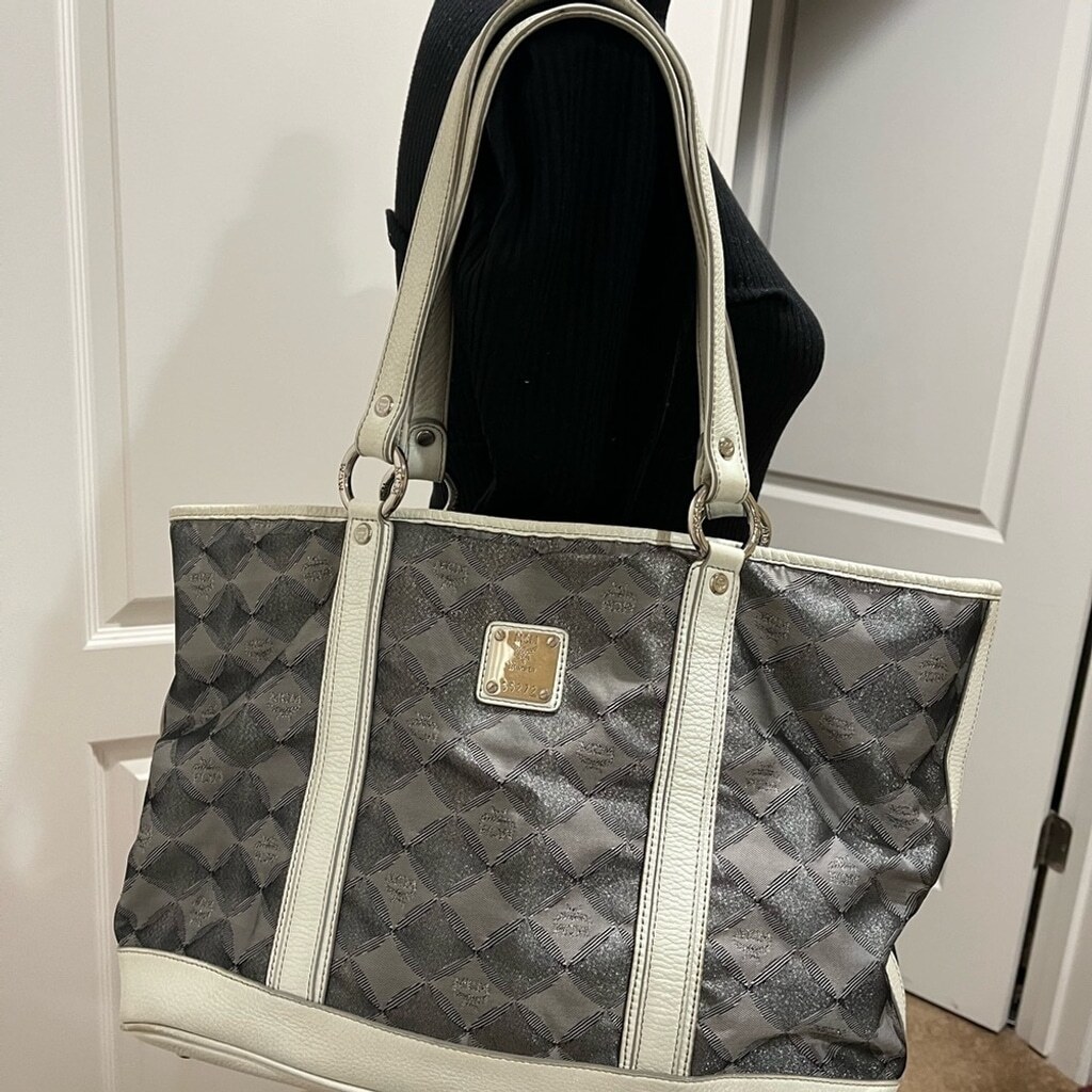 MCM TOTE - image 16