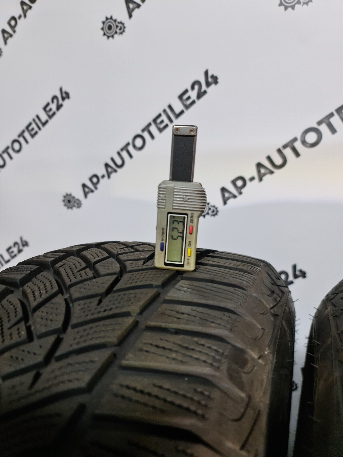 2 x Goodyear UG Performance G1 Winterreifen M&S 225/55R17 97H DOT 1717