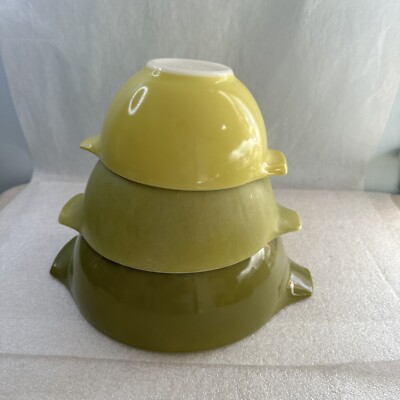 Vintage Pyrex Set Cinderella Nesting Mixing Bowls 441, 443