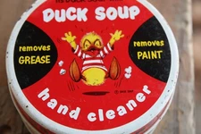 GRAPHIC NEAR MINT dated 1955 DUCK SOUP HAND CLEANER Old Gas Station Tin Oil Can