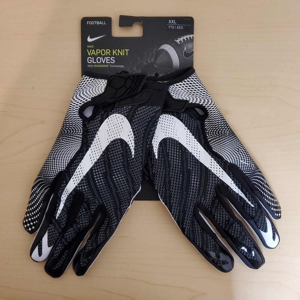 Nike Vapor Knit Magnigrip Size XXL Football Gloves Black White