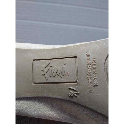 Fioni Size 7 1/2 Beige Bow Pumps - Picture 6 of 6