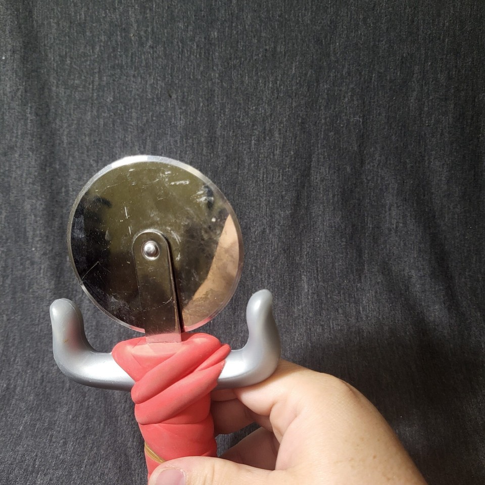 Geek Fuel Teenage Mutant Ninja Turtles Cowabunga Pizza Cutter (TMNT