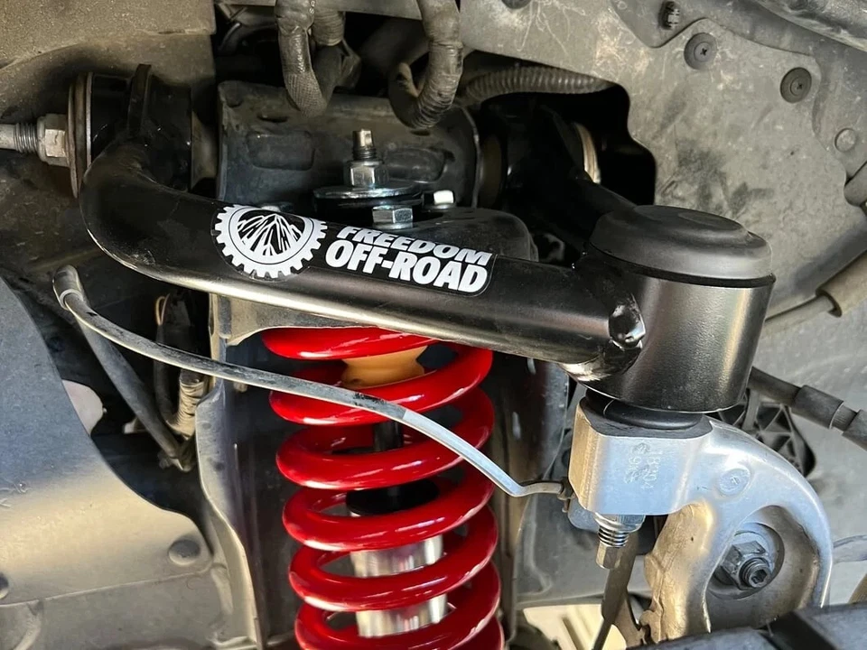 Brazos de control superiores delanteros todoterreno Freedom para elevación de 2-4” para Ford Ranger 19-23 Foto 3 de 4