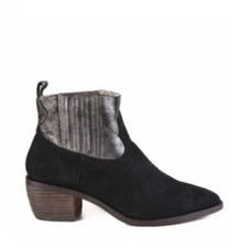 • H P • Borderline Mirco Cow Suede Black Booties