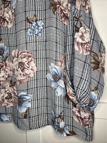 Liberty Love Women's Blouse Size XL Short Sleeve Sheer Floral Balloon Sleeves - Picture 2 of 17