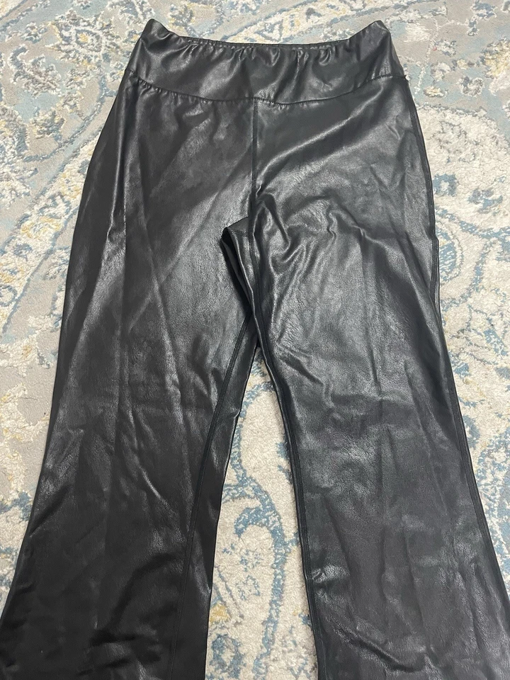 Leggings Aeropostale imitación cuero talla grande tiro alto estilo Foto 2 de 4