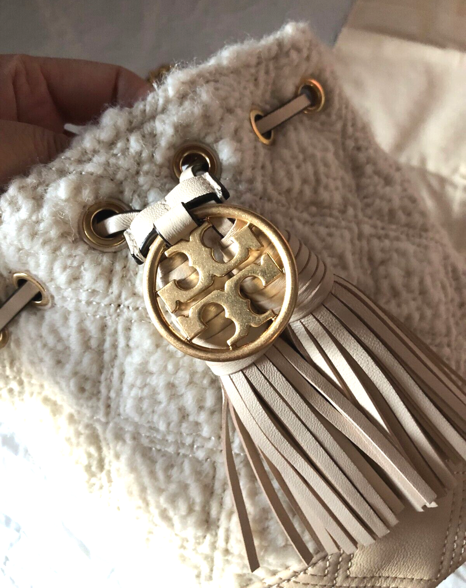 【新品】トリーバーチ FLEMING SOFT BUCKET BAG クリーム Tory Burch Women's Fleming Soft Mini Bucket Bag, New Cream