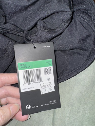 Nike dry fit girls XL black shorts standard fit coupe standard - Picture 7 of 8