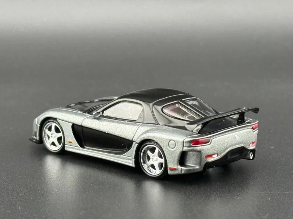 Mini GT Mazda RX-7 VeilSide - Fortune Grey #1057 1/64 Foto 4 de 4