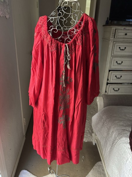 CAKE Dress Embroidered Lightweight Short Sleeves Mini Shift Dress Red M