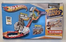 Hot Wheels Wall Tracks Motorized Mid-Air Madness Crash COMPLETE Open Box