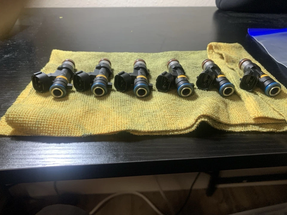 Inyectores G35 2003-2008 3,5 L. Juego de 6 Infiniti g35 OEM Foto 2 de 4