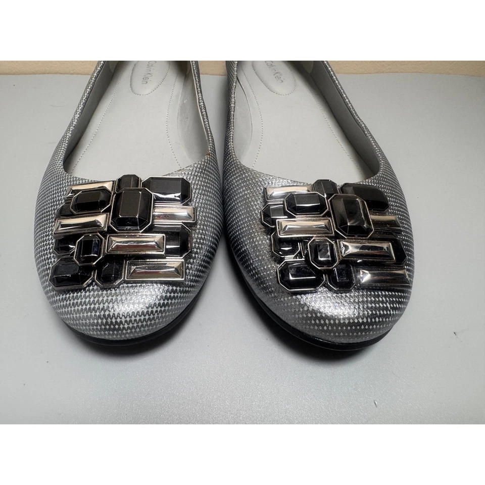 Calvin Klein Silver Metallic Geometric Embellished Classic Ballet Flats Size 9M - Image 2 of 4