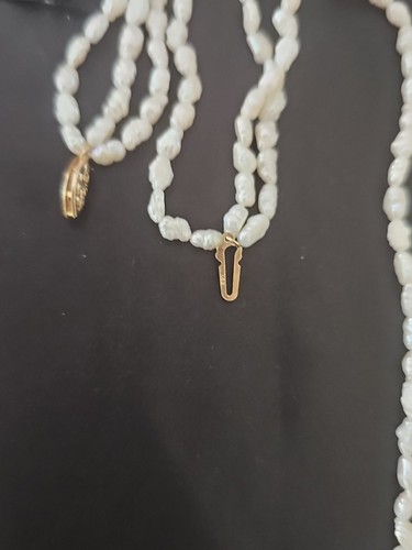 Vintage Three Strand Rice Pearl 14k.Yellow Gold Closure Necklace - Picture 6 of 9